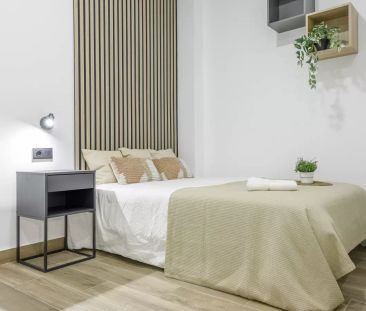 Room in a shared 8-bedroom apartment for rent in Sant Francesc - Photo 5