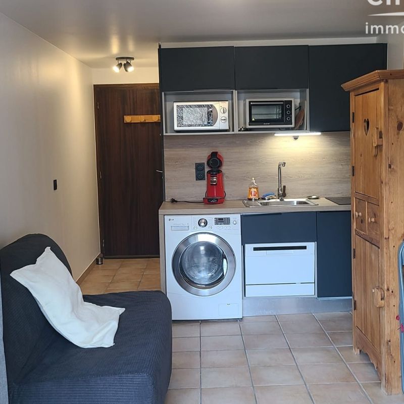 A LOUER STUDIO MEUBLE AVEC TERRASSE DEMI-QUARTIER - Photo 1