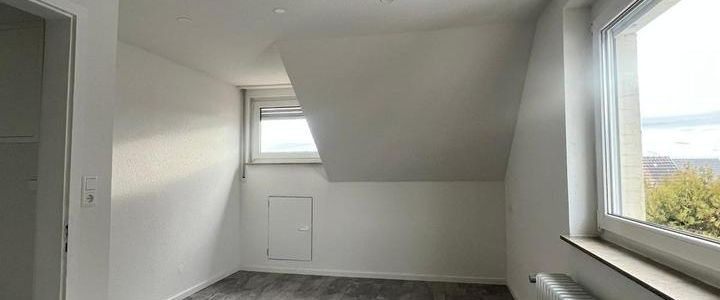 Erstbezug nach Kernsanierung: Stilvolle helle Wohnung Dachgeschos - Foto 1