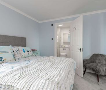 A fantastic two-bedroom apartment with views across the Firth of Fo... - Photo 5