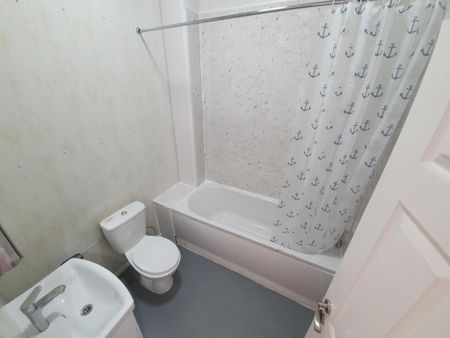 77 East Road, Longsight, Manchester, M12 - Photo 3