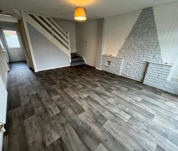 2 bedroom terraced house to rent - Photo 4