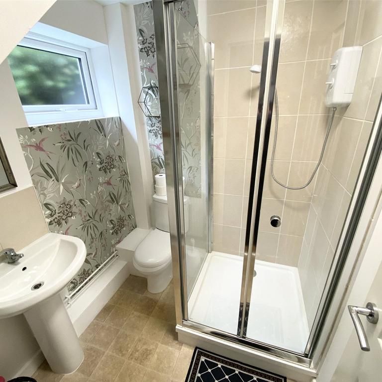 3 bedroom end of terrace house to rent - Photo 1