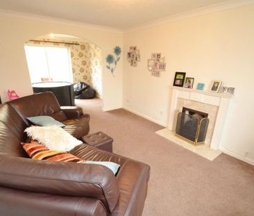 3 bedroom detached house to rent - Photo 3