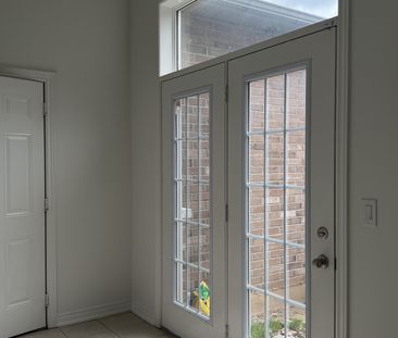 For Lease - 3099 Neyagawa Boulevard, Oakville, Ontario - Photo 5
