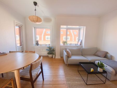 Dejlig og rummelig 2-værelses lejlighed i øgadekvarteret - Photo 3