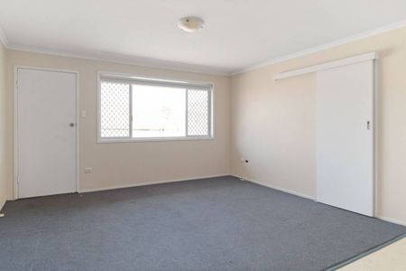 Low-maintenance living space in the heart of Drayton - Photo 4