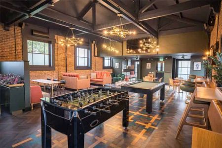 4 Bed Apartment - Photo 4