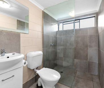 Upstairs Bright Apartment with Private Balcony - Photo 5