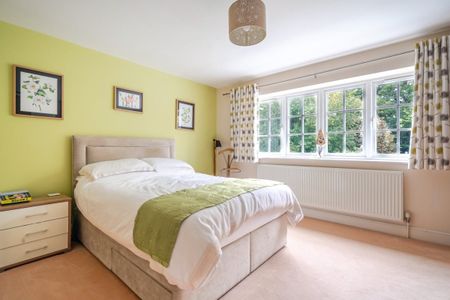4 bedroom detached house to rent - Photo 5