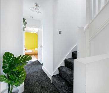 4 bedroom semi-detached house to rent - Photo 6