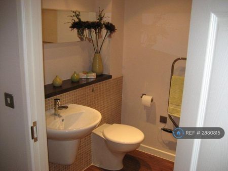Studio to rent - Photo 5