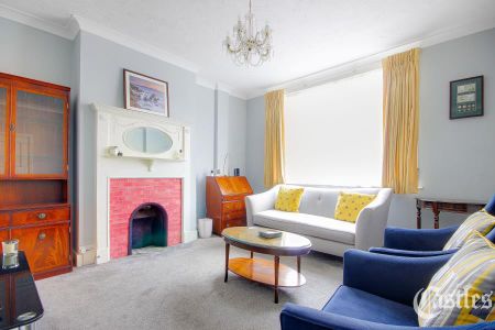 3 bedroom terraced house to rent - Photo 2