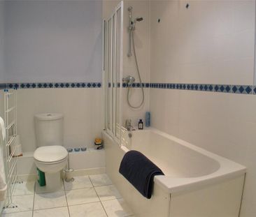 3 bedroom terraced house to rent - Photo 4