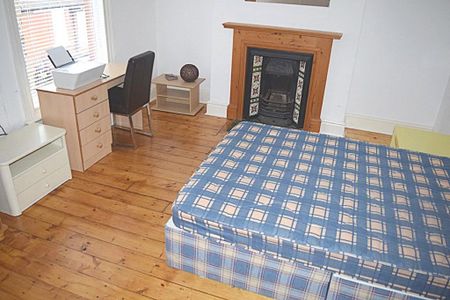 5 bedroom terraced house to rent - Photo 3