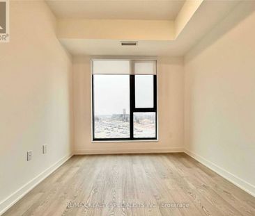 120 Eagle Rock Way Unit 301, Vaughan, Ontario L6A5C2 - Photo 4