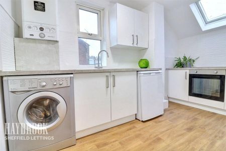 2 bedroom apartment to rent - Photo 5