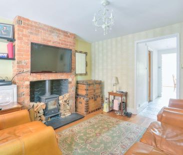 2 bedroom terraced house to rent - Photo 2
