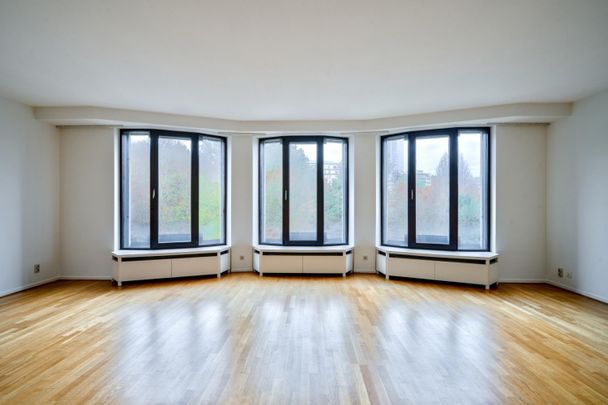 Jardin du Roi : Bel appartement de +/- 215 m² - 3 ch & 3 sdb - Photo 1