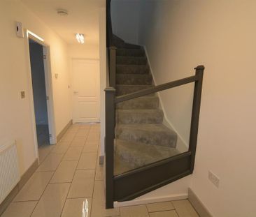 3 bedroom end of terrace house to rent - Photo 1