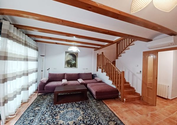 FOR RENT: SPACIOUS AND ELEGANT 4-BEDROOM BUNGALOW FOR LONG TERM