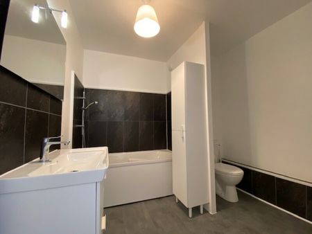 Location Appartement 3 pièces 87m² - Photo 5
