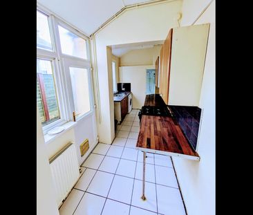2 Bed Terraced House, Clifton Road, B67 - Photo 3