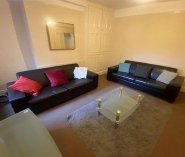 3 bedroom end of terrace house to rent - Photo 1