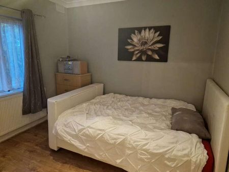 Lime Tree Road, Hounslow, Greater London, TW5 - Photo 3