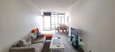 Fully Furnished Two Bedrooms One Bathroom Apartment in the City - Photo 2