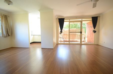 2 Bedroom Unit Convenient to Everything&excl;&excl; - Photo 4