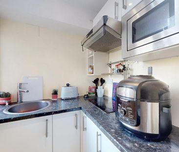 Studio to rent - Photo 2