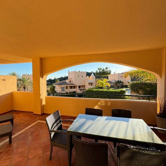 3 bedroom luxury Apartment for rent in Marbella Del Este, Andalusia - Photo 1