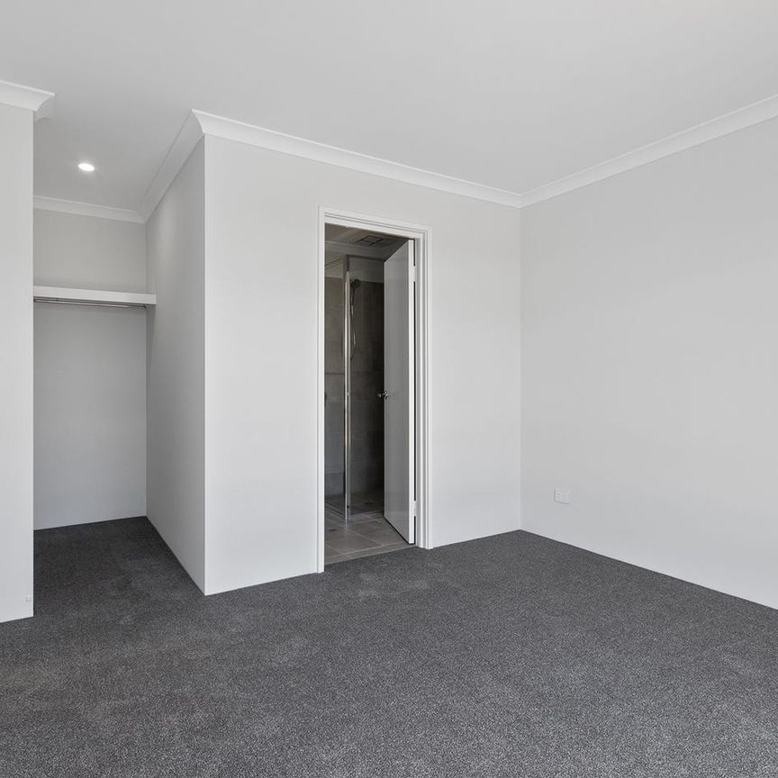 MODERN LIVING WITH COMFORT - Photo 1