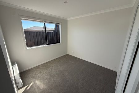 Brand new 4 bedroom home - Photo 5