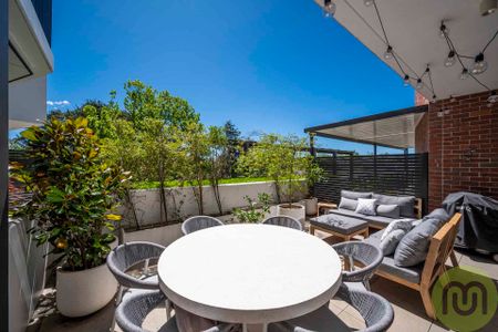 Stylish Ground Floor Two-Bedroom Apartment - Photo 4