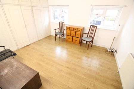 Charles Street, Uxbridge - Photo 3