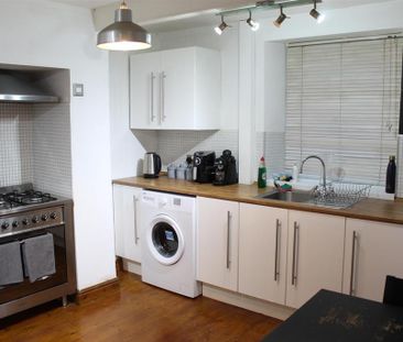 2 bedroom terraced house to rent - Photo 4