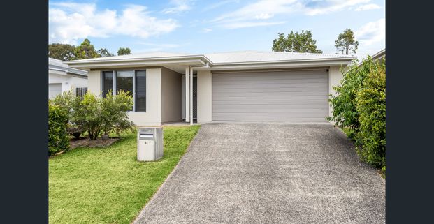 Perfectly positioned in the private and picturesque Ridges Estate - Photo 1