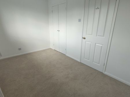 Sutton Close, Bury St. Edmunds - Photo 3