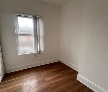 2 Bed Terraced House, Waltham Road, L6 - Photo 6