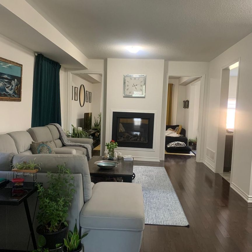 For Lease - 253 Fleetwood Drive, Oshawa, Ontario - Photo 1