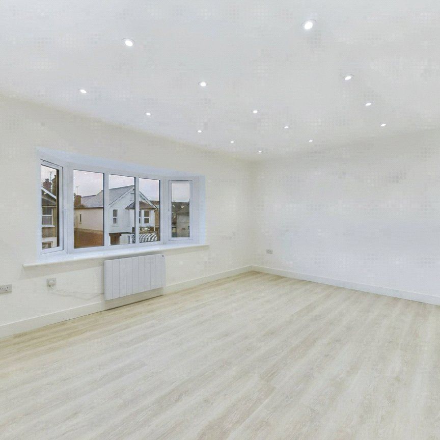 2 bedroom Maisonette in Frimley Road, Camberley - Photo 1