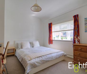 4 bedroom terraced house to rent - Photo 5