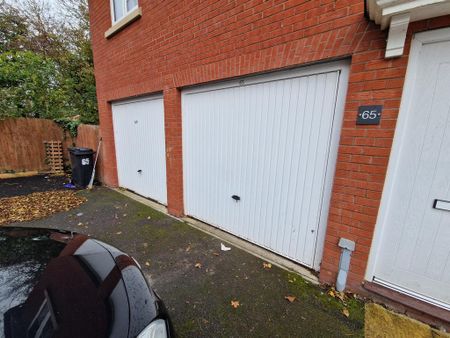 2 bedroom coach house to rent - Photo 3