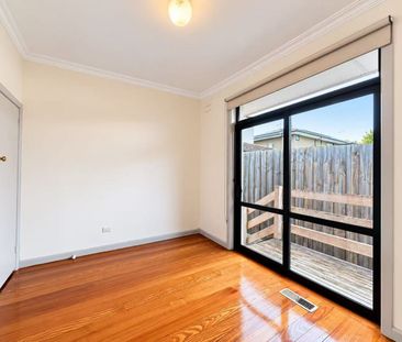 Comfortable Family Home in an Exceptional Doncaster East Location!!! - Photo 3