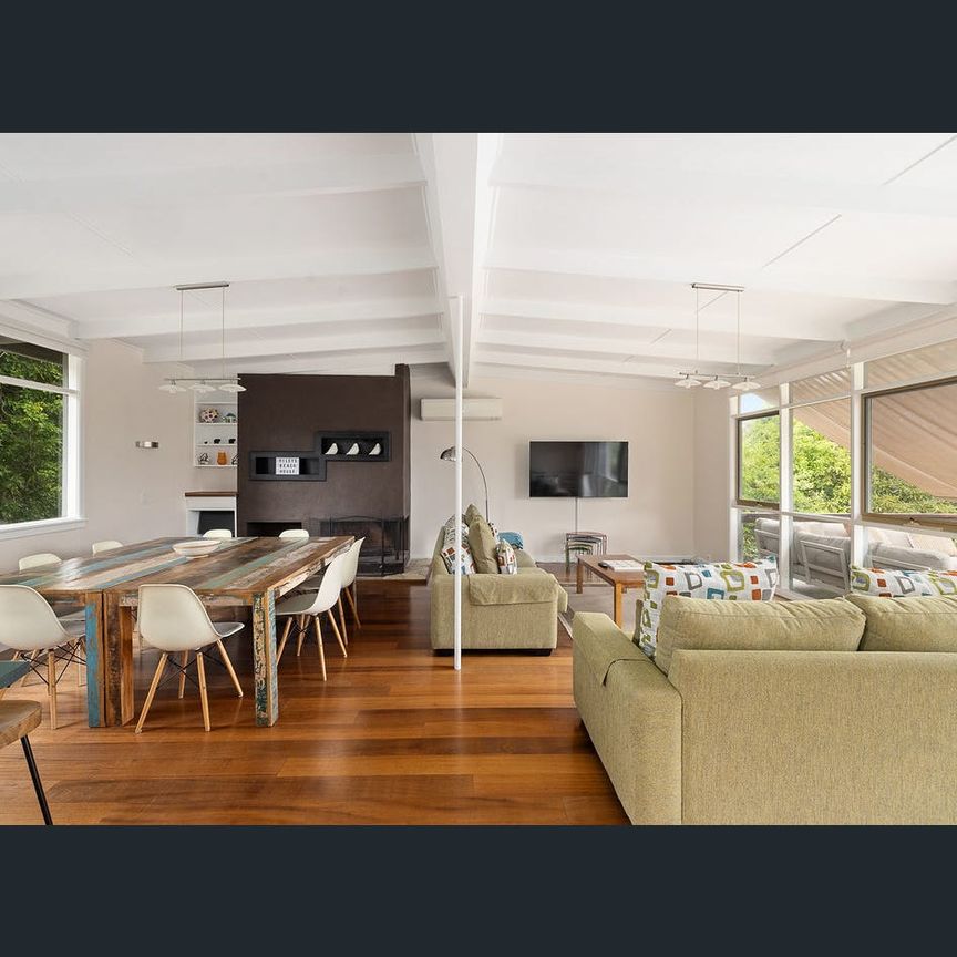 Hello…. Is it me you're looking for - Photo 1