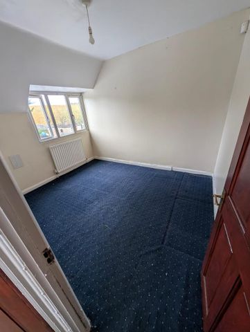 5 bedroom semi-detached house to rent - Photo 2