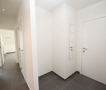 Modern appartement met garage te Waregem - Photo 2