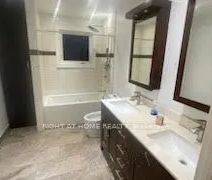 Detached Home For Lease | W9195011 - Photo 5